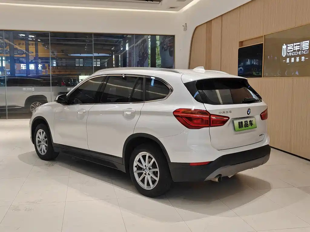 BMW X1 2019 — фото 8