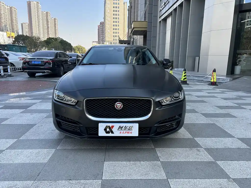 Jaguar XEL 2019 — фото 2