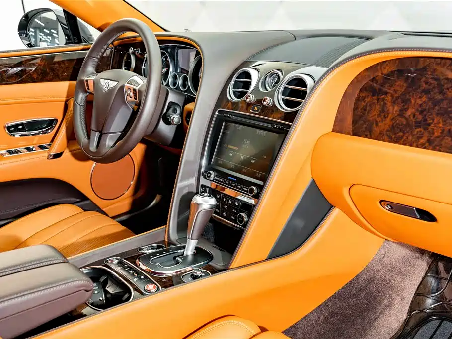 Bentley Flying Spur 2016 — фото 17