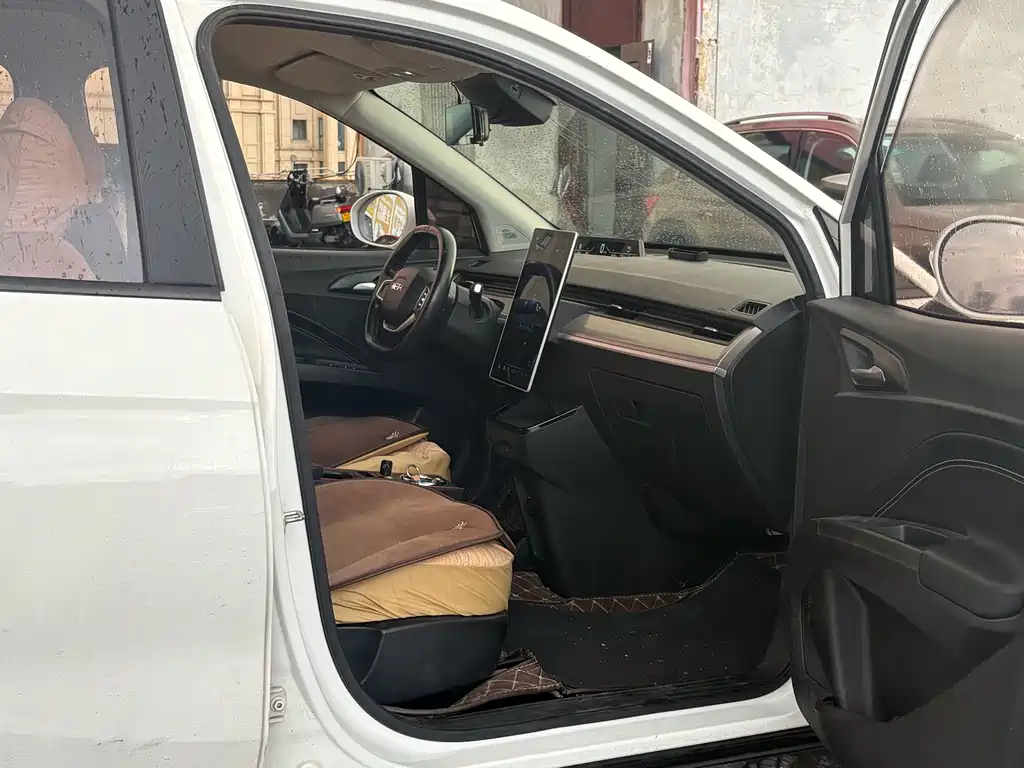 Neta V 2021