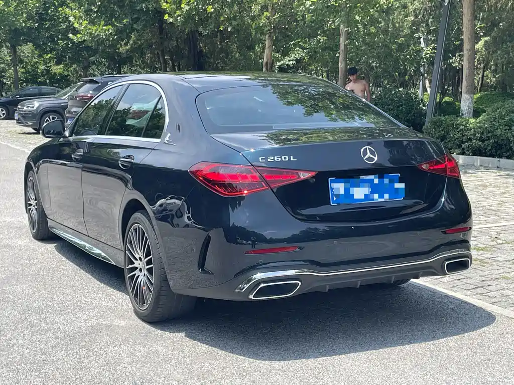 Mercedes-Benz C-Class 2024