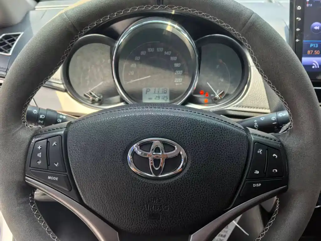 Toyota Yaris L 2021 — фото 9