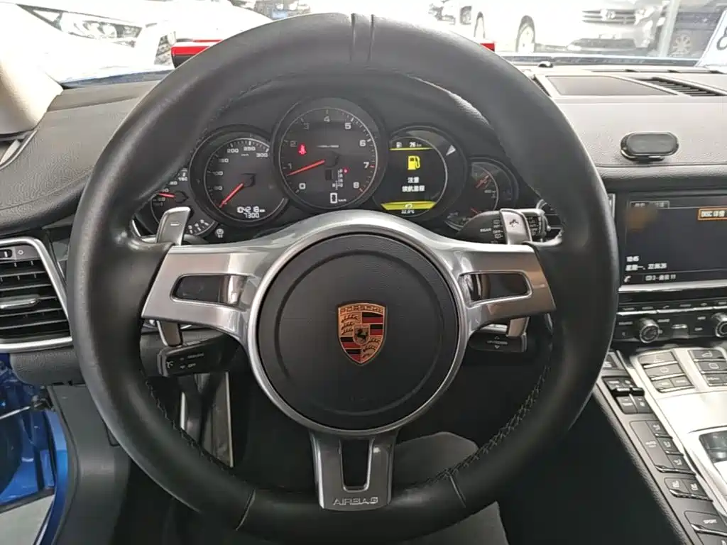 Porsche Panamera 2016 — фото 11