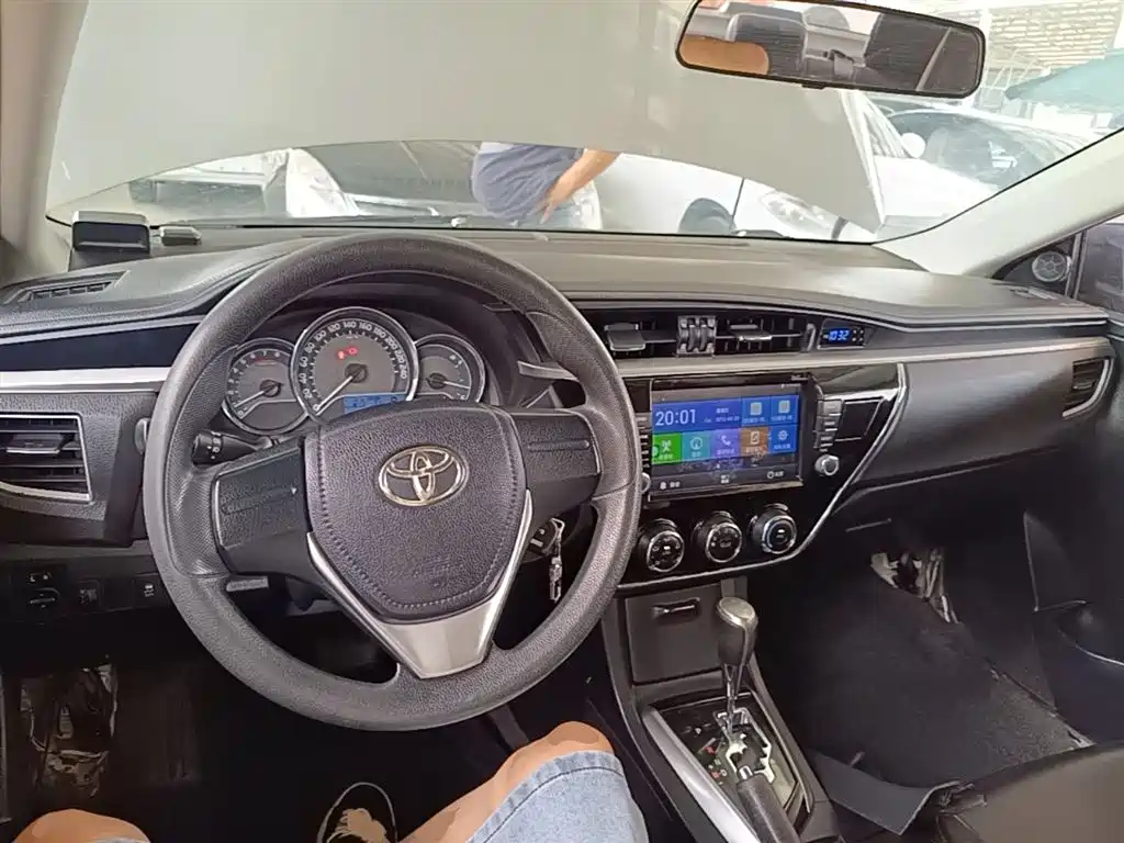Toyota Corolla 2017 — фото 10