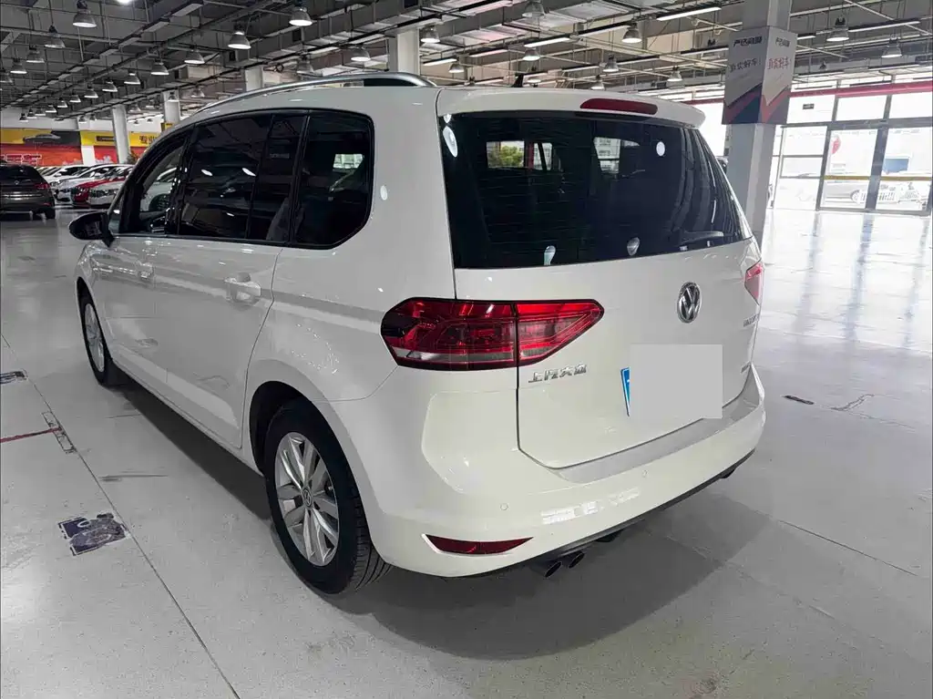 Volkswagen Touran 2018 — фото 18
