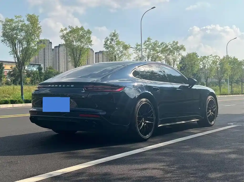 Porsche Panamera 2019 — фото 16