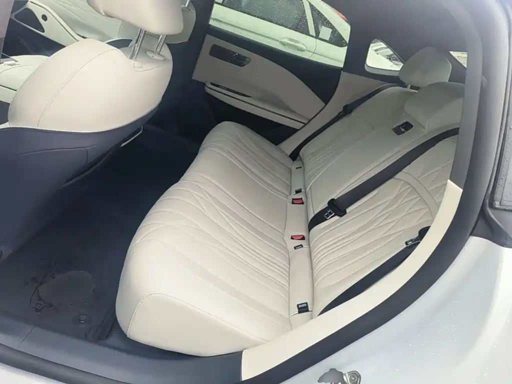 Geely Galaxy E8 2025 — фото 17