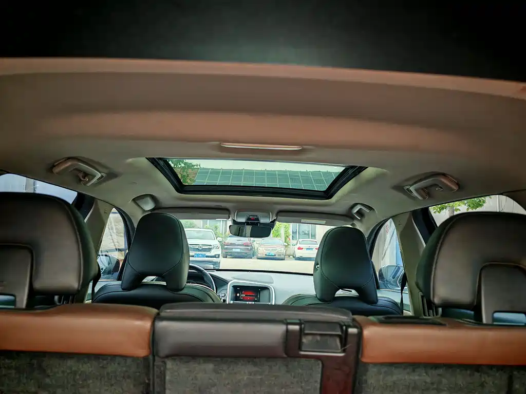Volvo XC60 2015 — фото 17