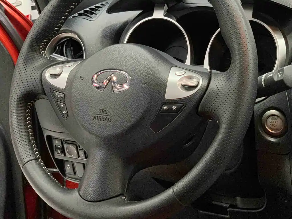 Infiniti ESQ 2016 — фото 19