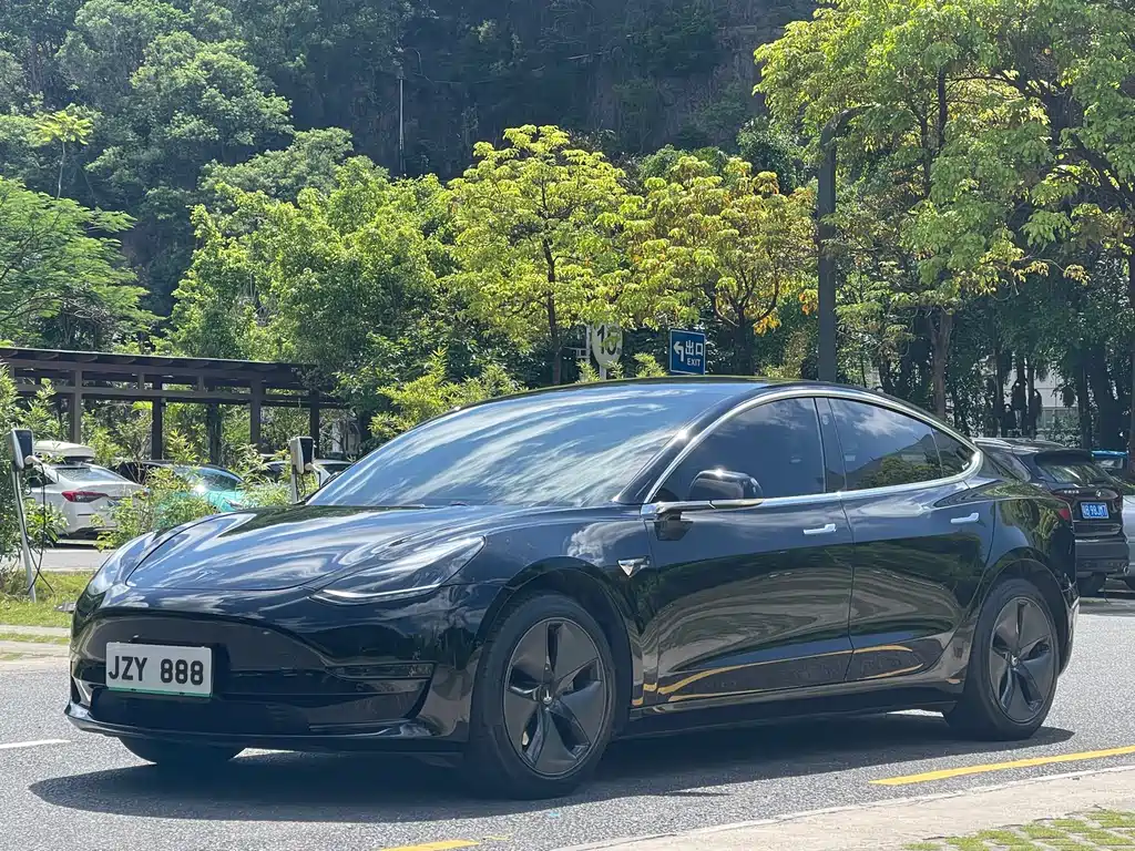 Tesla Model 3 2019 — фото 1