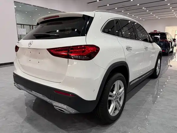 Mercedes-Benz GLA 2021