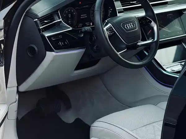 Audi A8 2024