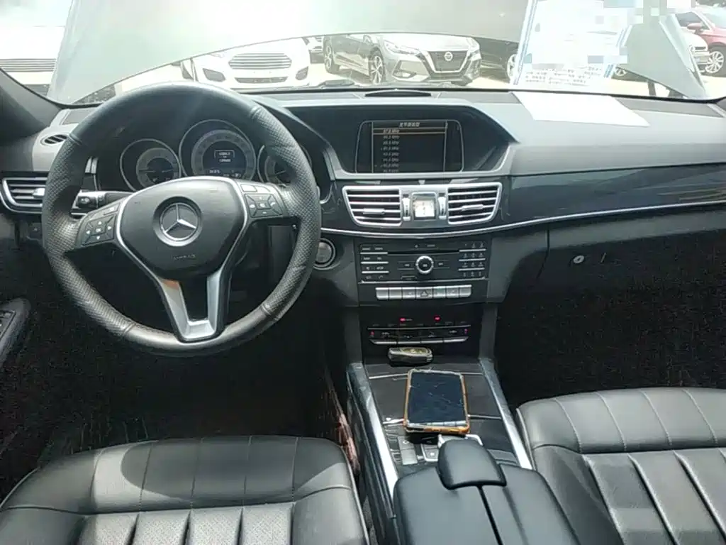 Mercedes-Benz E-Class 2015 — фото 10