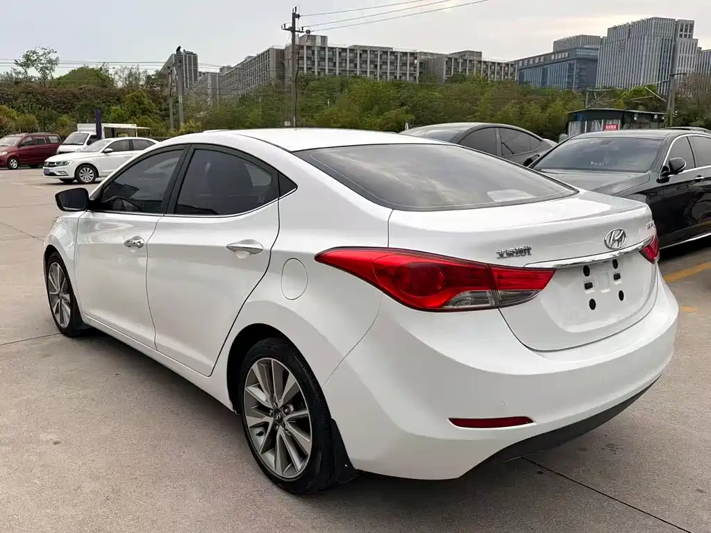 Hyundai Elantra Langdong 2016 — фото 9