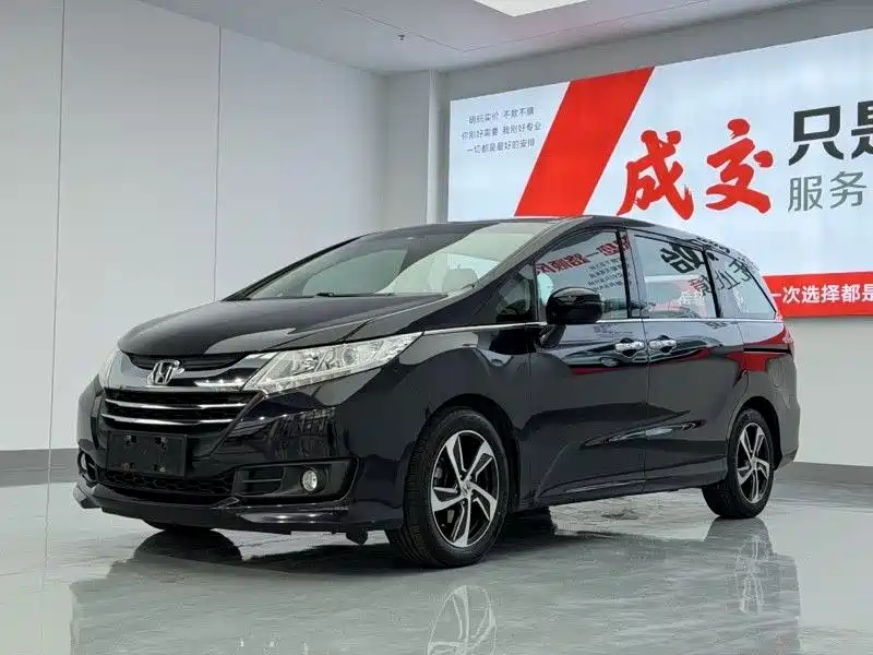 Honda Odyssey 2017 — фото 1