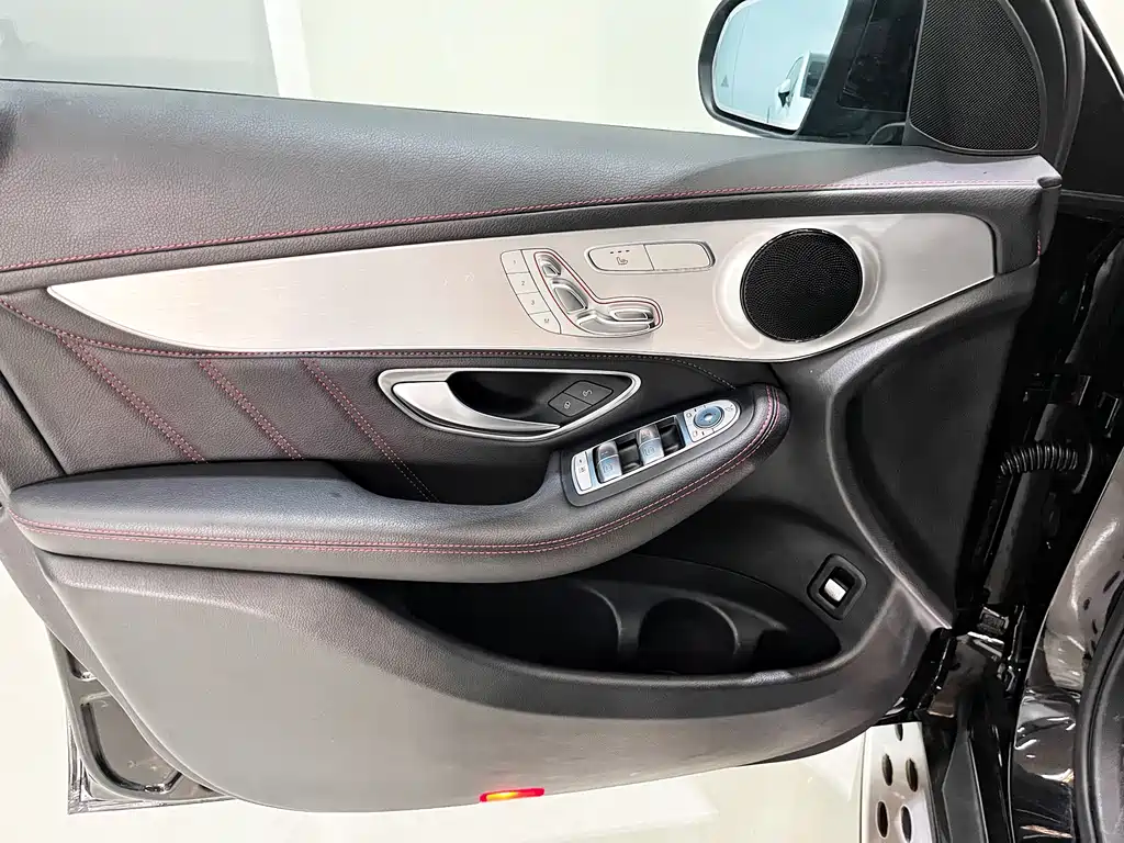 Mercedes-Benz GLC AMG 2018 — фото 13