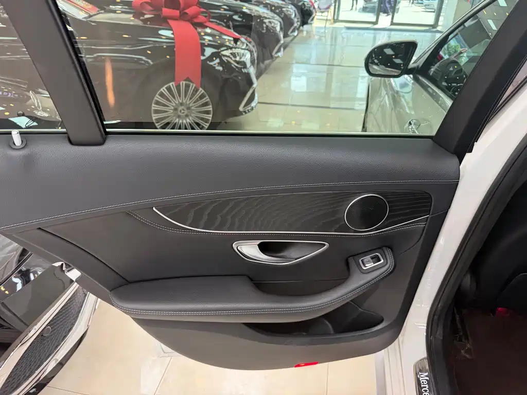 Mercedes-Benz C-Class 2020 — фото 10