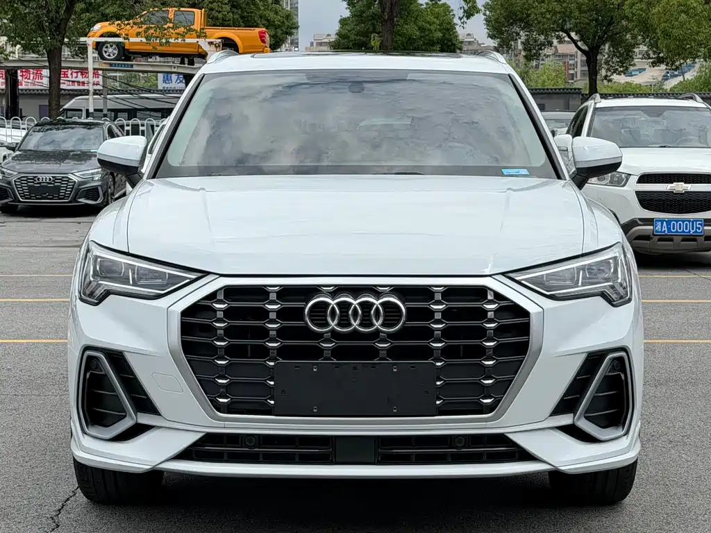 Audi Q3 2023 — фото 3