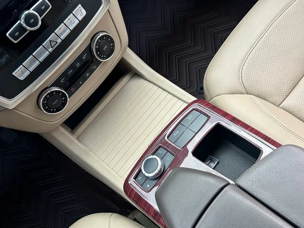 Mercedes-Benz M-Class 2015 — фото 20