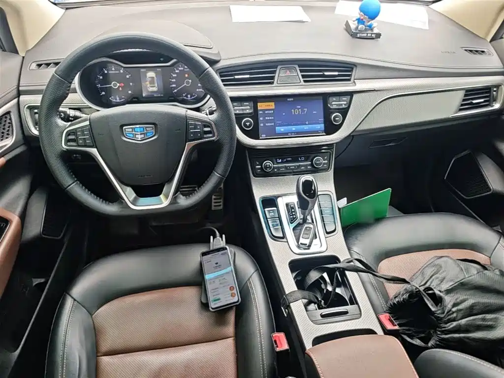 Geely Emgrand GS 2017 — фото 10
