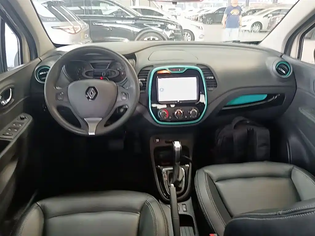Renault Captur 2019 — фото 10