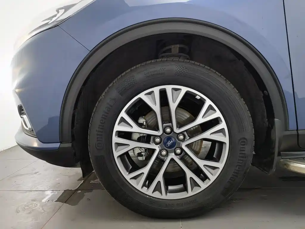 Ford Edge 2020 — фото 17