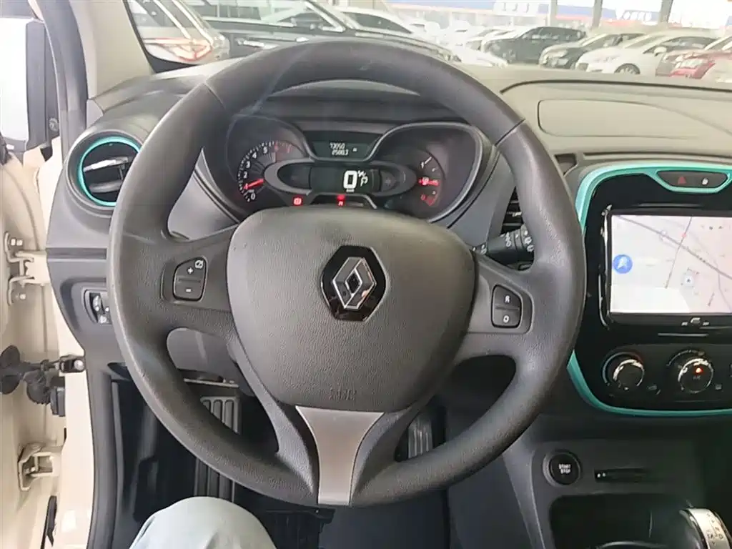 Renault Captur 2019 — фото 11