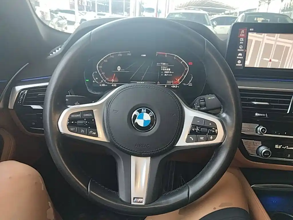 BMW 5 Series 2020 — фото 11