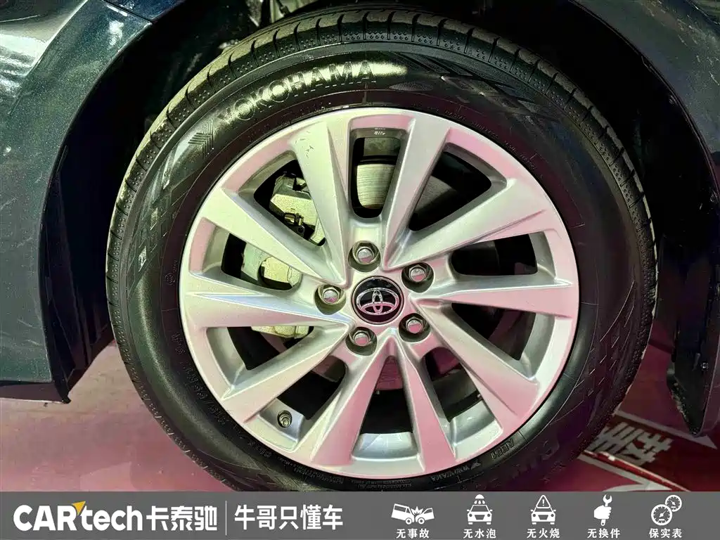 Toyota Camry 2023 — фото 10