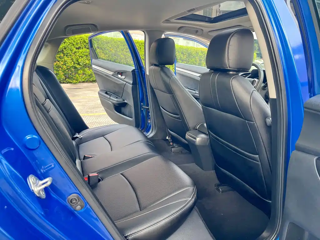 Honda Civic 2018 — фото 11
