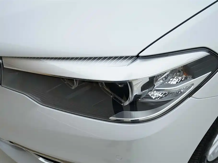 BMW 5 Series 2020 — фото 14