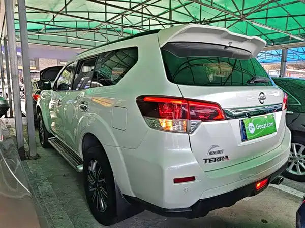 Nissan Terra 2018