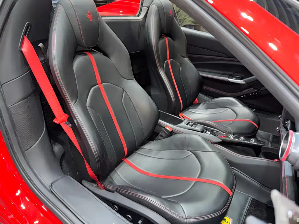 Ferrari F8 2023 — фото 20