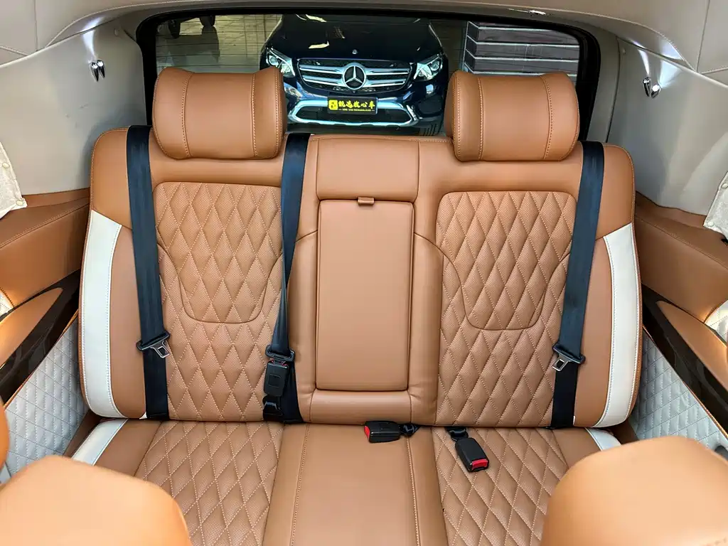 Mercedes-Benz V-Class 2019 — фото 10
