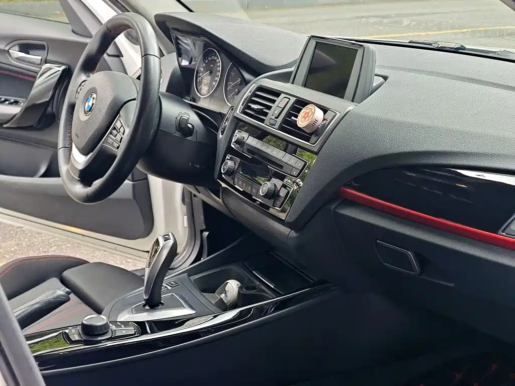 BMW 1 Series 2016 — фото 18