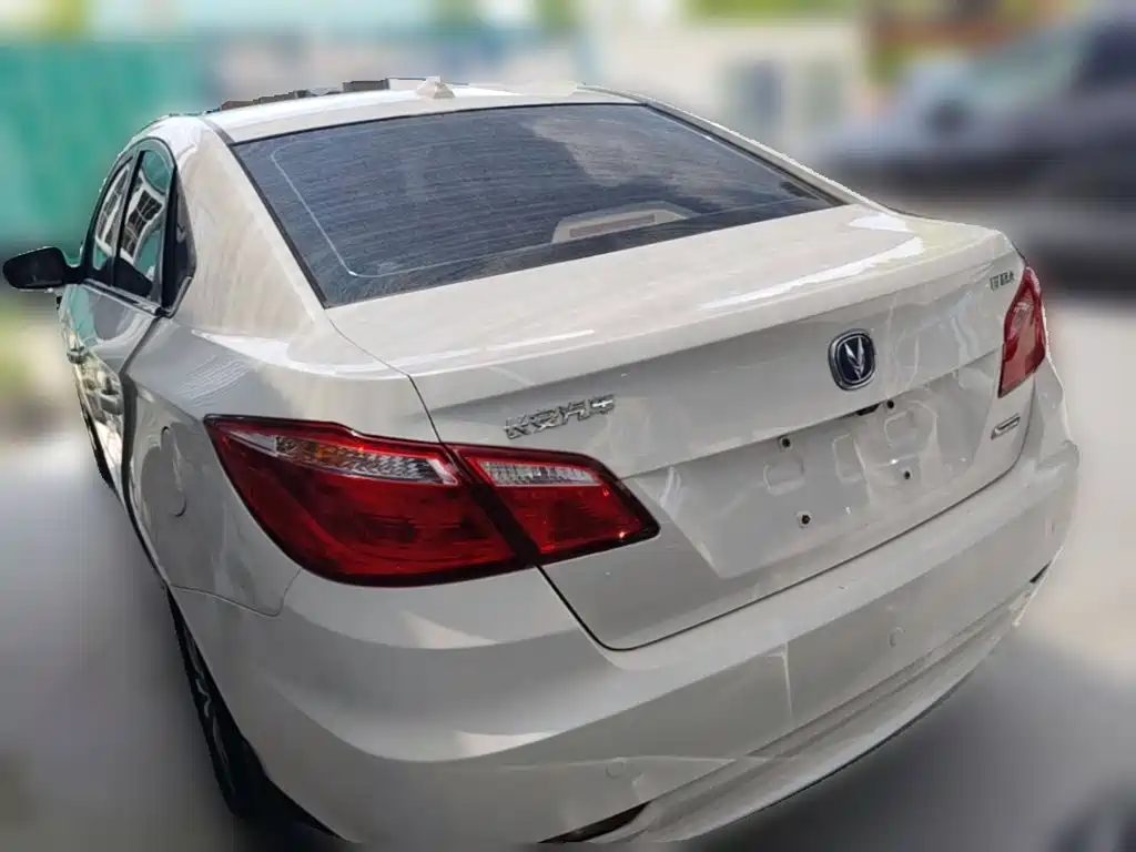 Changan Eado 2015 — фото 9