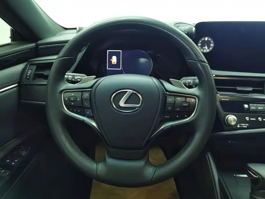 Lexus ES 2023 — фото 15