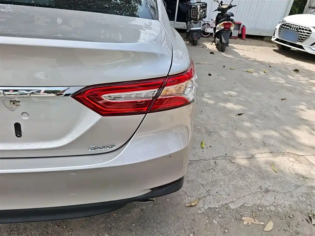 Toyota Camry 2023 — фото 24