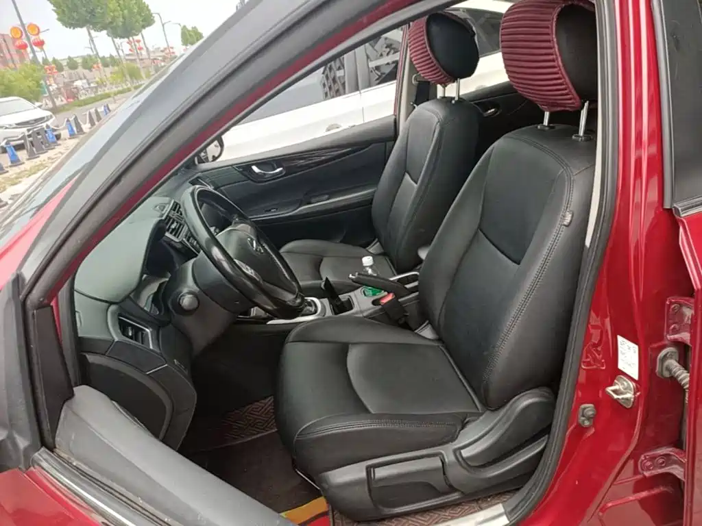 Nissan Tiida 2017 — фото 15