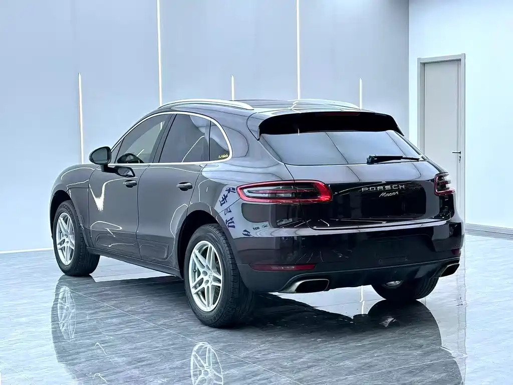 Porsche Macan 2017 — фото 15