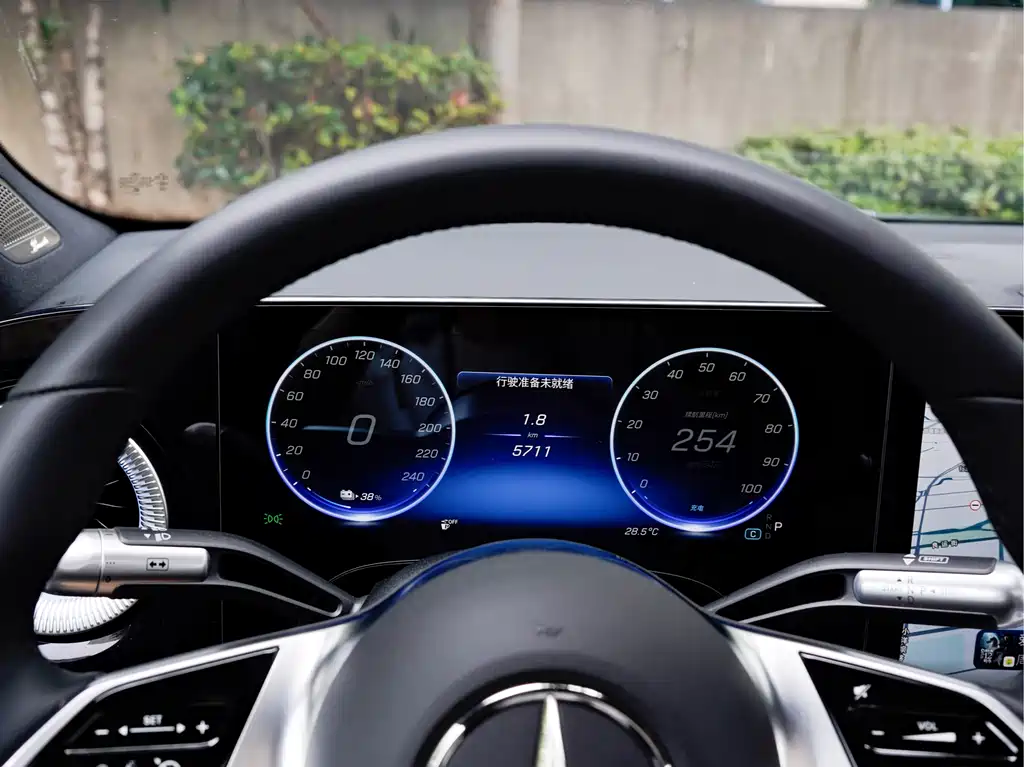 Mercedes-Benz CLA EV 2025 — фото 10