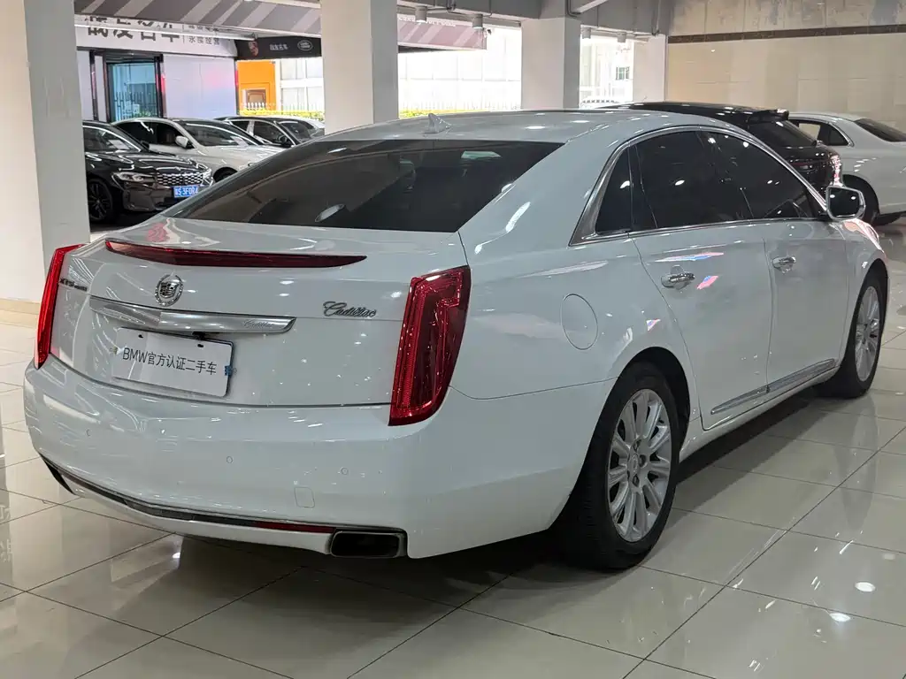 Cadillac XTS 2015 — фото 8