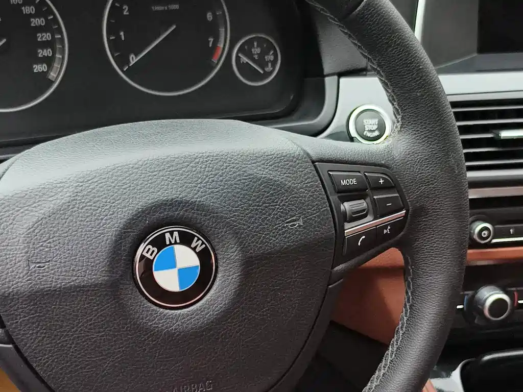 BMW 5 Series 2013 — фото 11