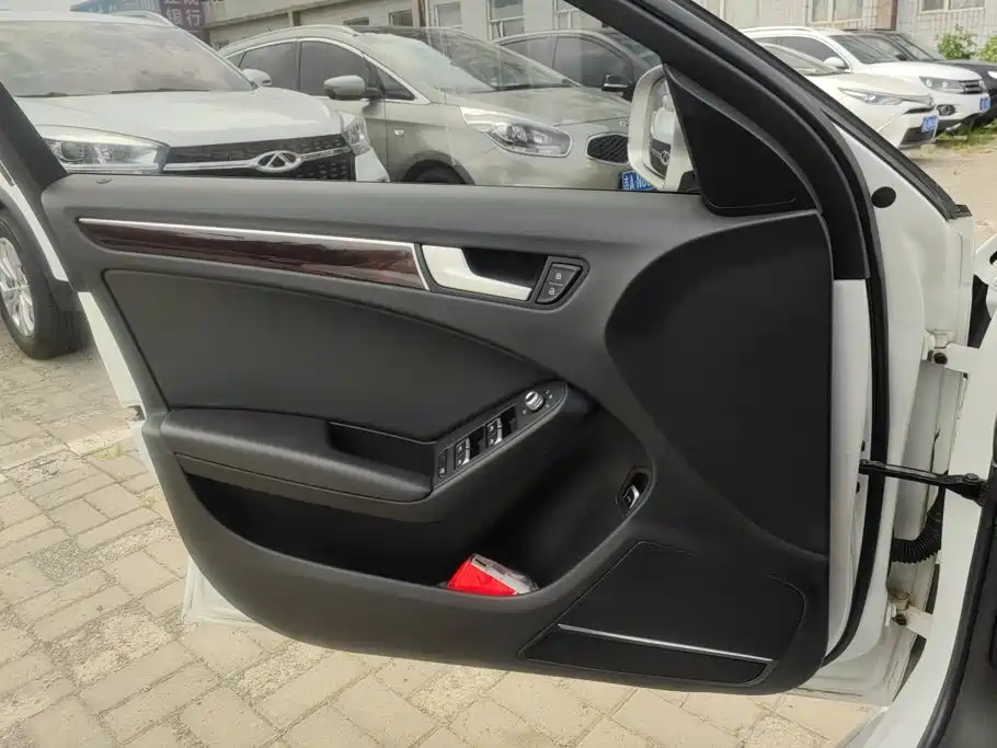 Audi A4L 2016