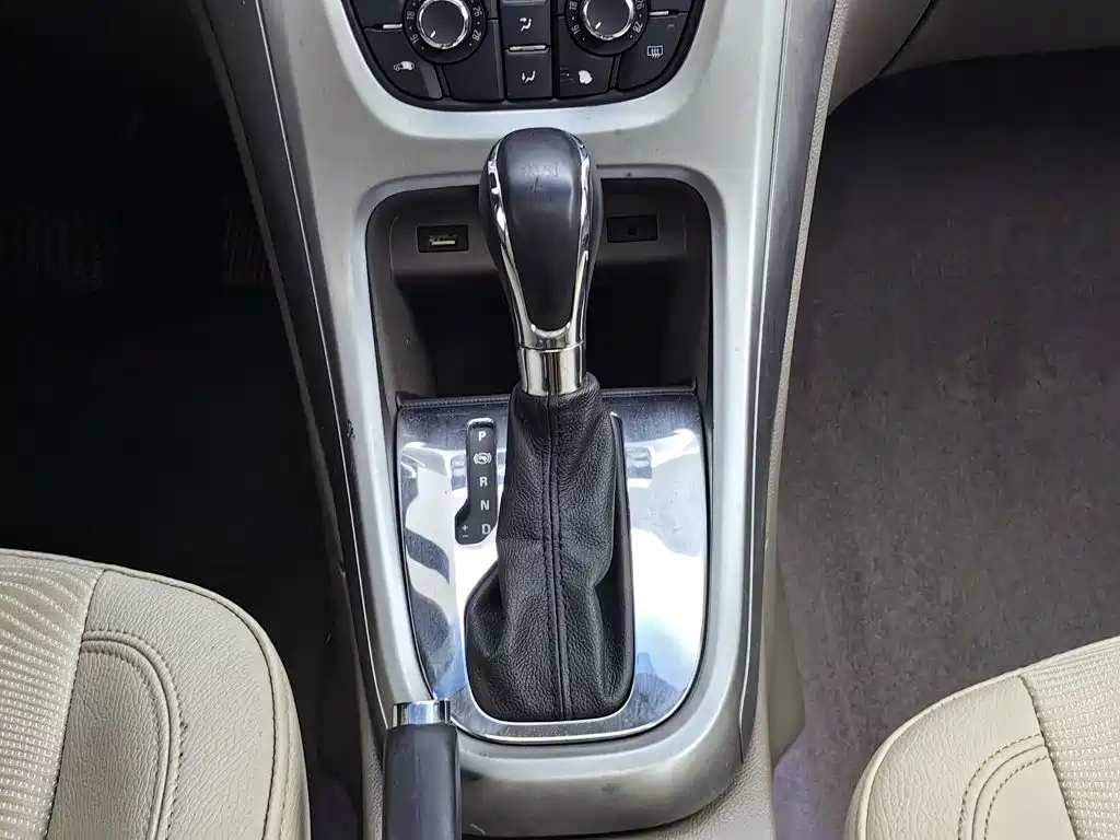 Buick Excelle GT 2015 — фото 13