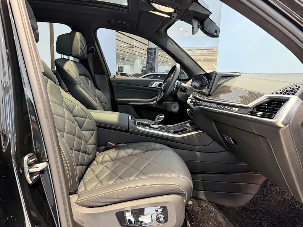 BMW X5 2025 — фото 10