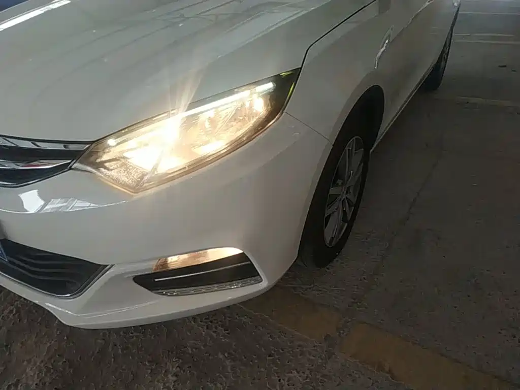 Changan Eado XT 2017 — фото 24