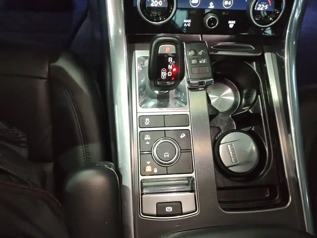 Land Rover Sport 2020 — фото 14