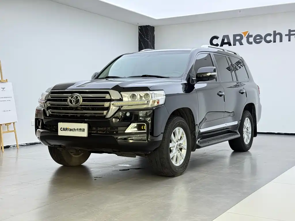 Toyota Land Cruiser 2019 — фото 1