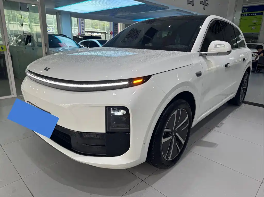 Li Auto Li L6 2025